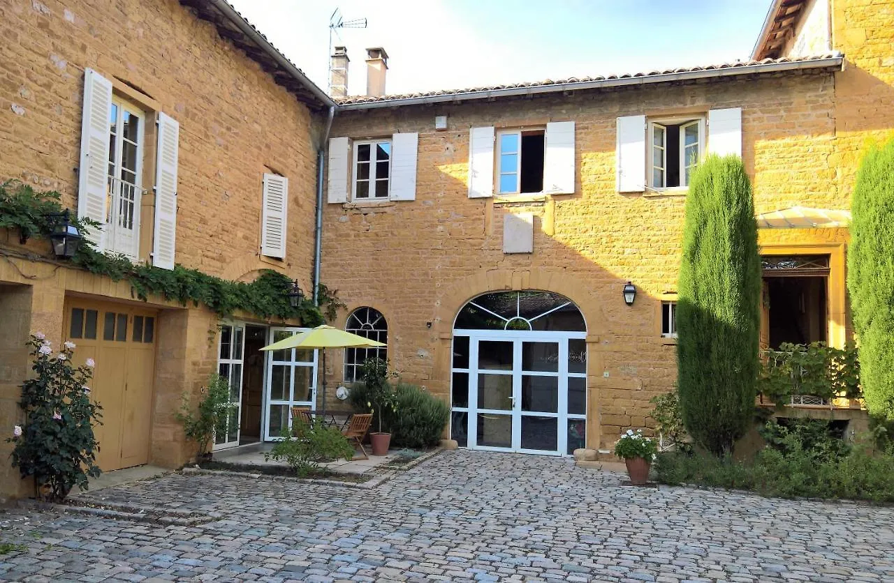 Le Clos Des Pierres Dorees Bed & Breakfast Theize 0*,  France